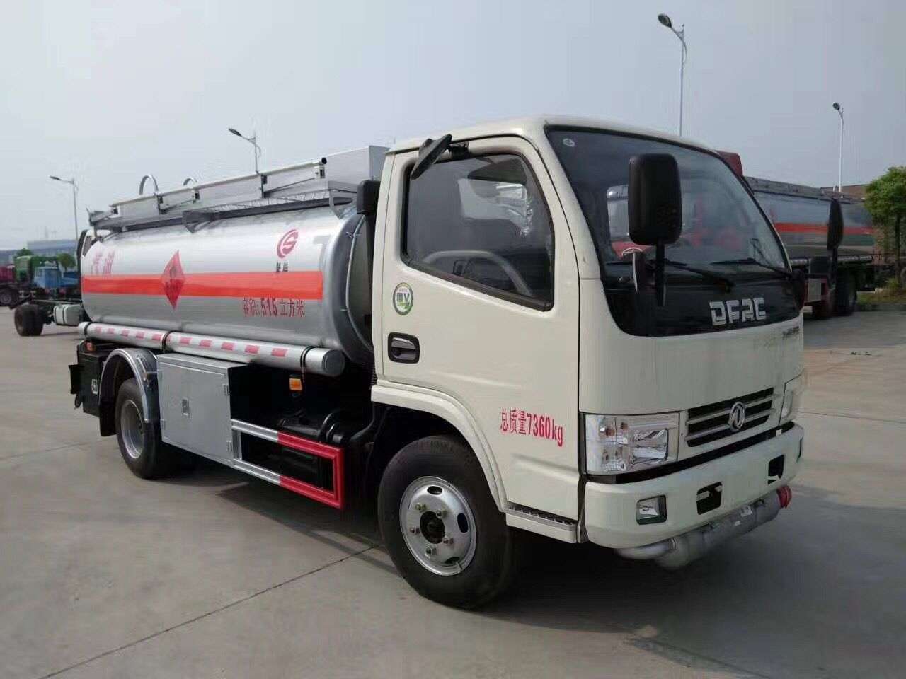 國五東風5噸小型加油車 國五東風5噸小型加油車