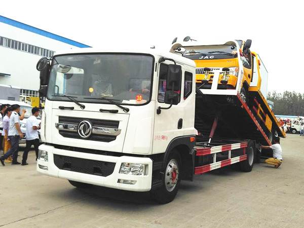 東風(fēng)新款D9平板清障車(chē)