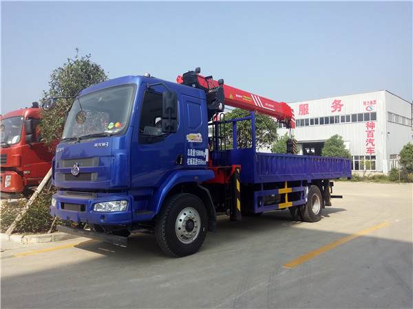 東風柳汽乘龍8噸隨車吊 東風柳汽乘龍8噸隨車吊