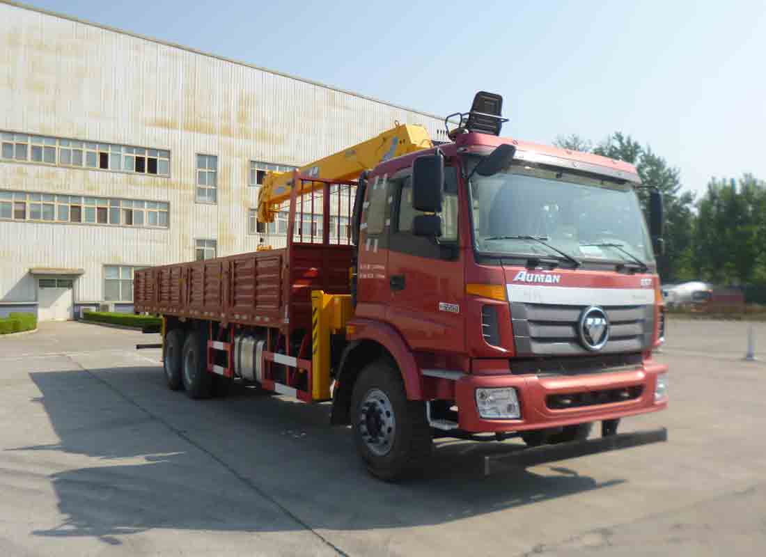 福田歐曼前四后八12噸隨車吊