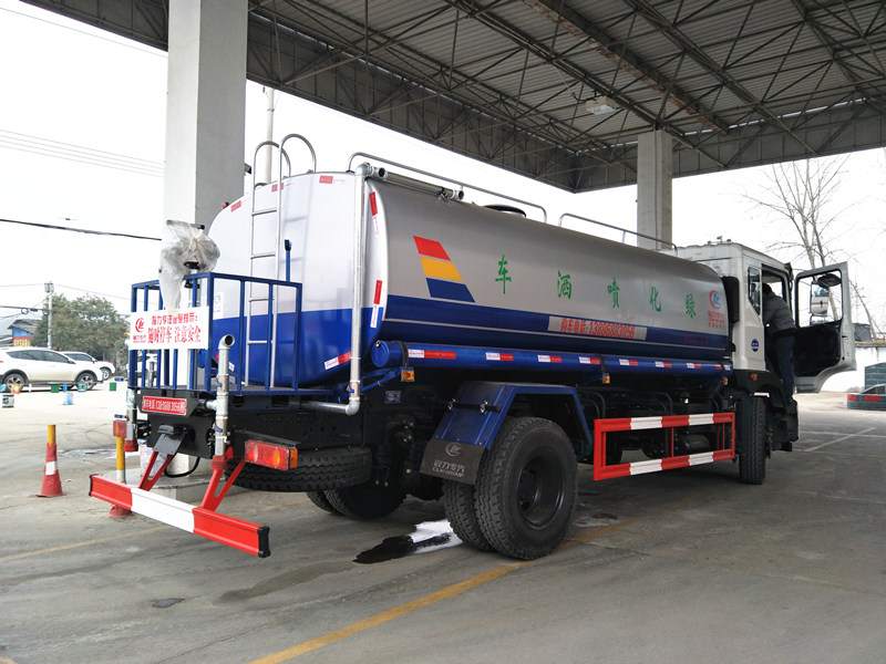 東風(fēng)T5新款灑水車