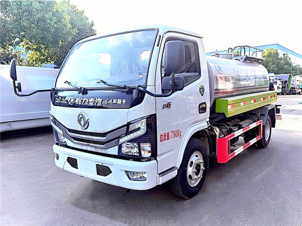 東風多利卡D6灑水車