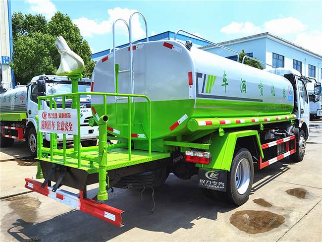 程力專(zhuān)用灑水車(chē),生產(chǎn)廠家灑水車(chē)的知識(shí)普及