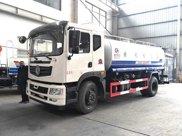 東風(fēng)T5新款灑水車