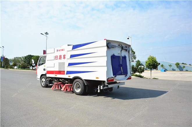 東風(fēng)多利卡6方掃路車